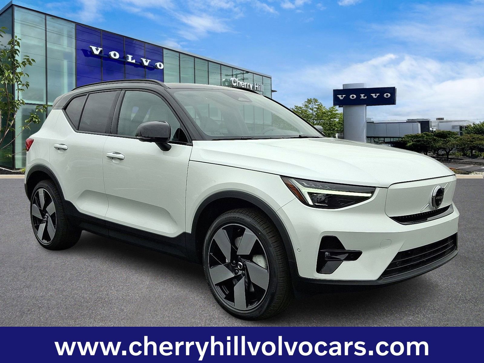 New 2026 Volvo EX40 Plus w/ Climate Package