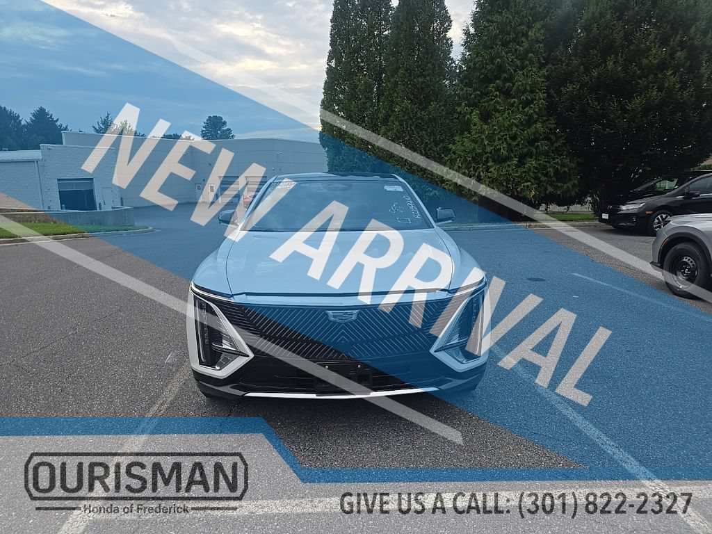 Used 2024 Cadillac Lyriq Tech AWD/4WD image 3