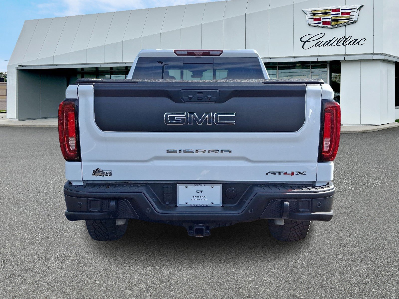 Used 2024 GMC Sierra 1500 AT4X w/ AT4X AEV Edition AWD/4WD image 5