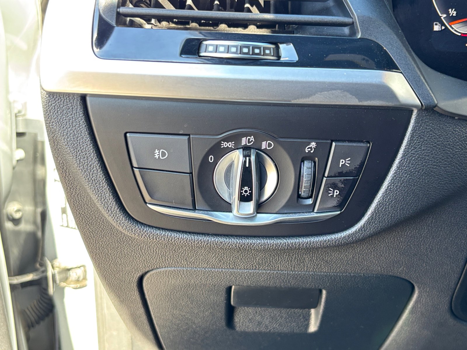 Used 2021 BMW X3 xDrive30i w/ Premium Package image 14