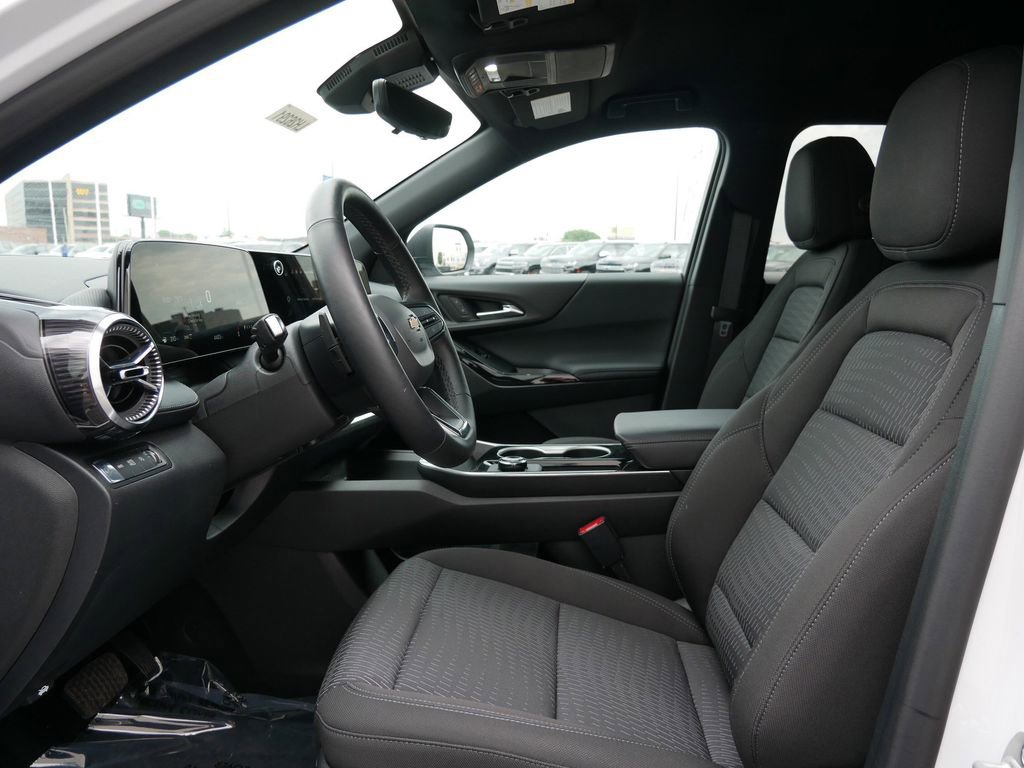 New 2026 Chevrolet Equinox LT w/ Safety and Technology Package AWD/4WD image 14