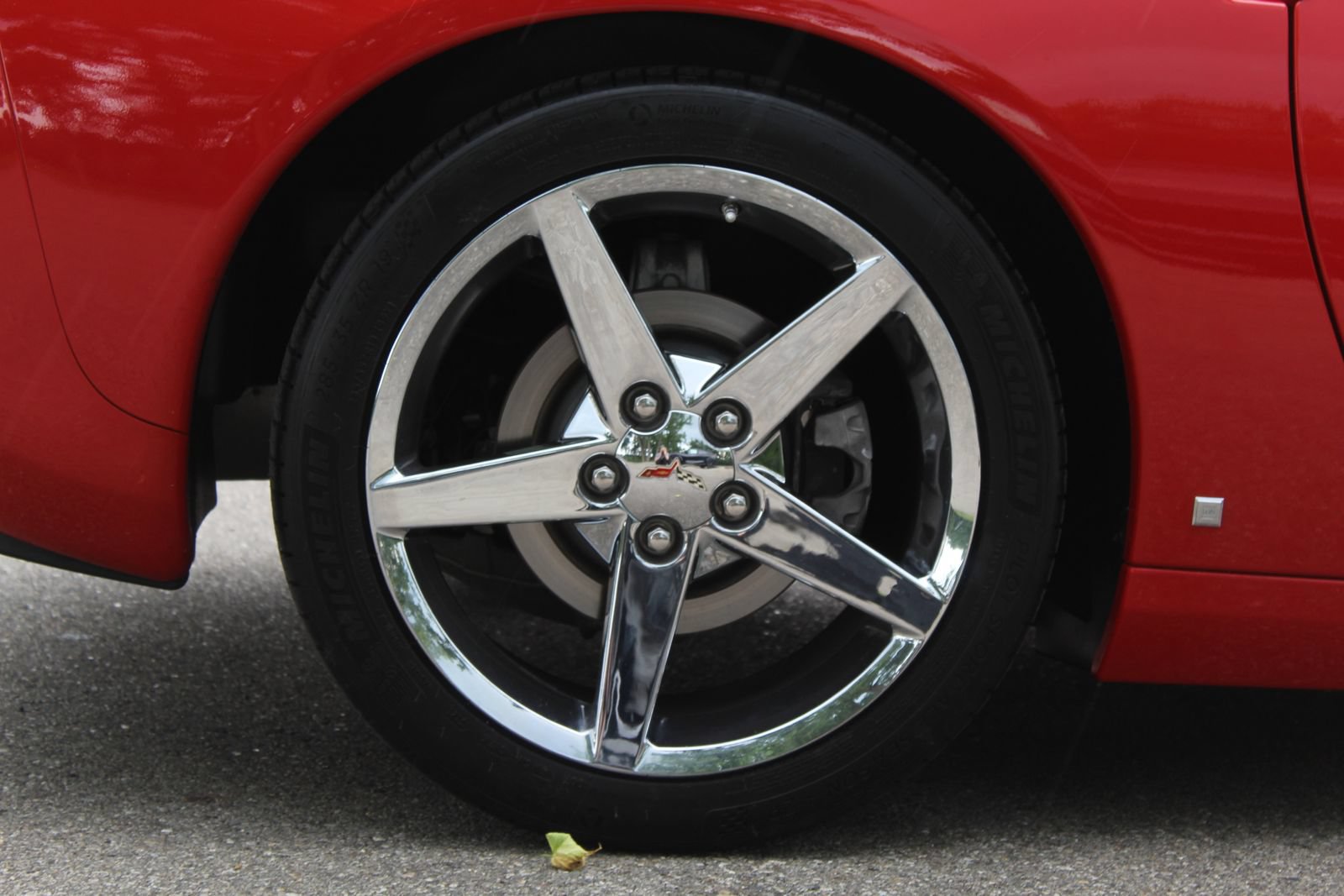 Used 2007 Chevrolet Corvette Coupe w/ Preferred Equipment Group RWD image 24