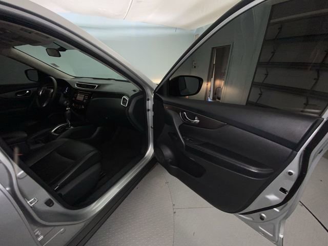 Used 2015 Nissan Rogue S AWD/4WD image 23