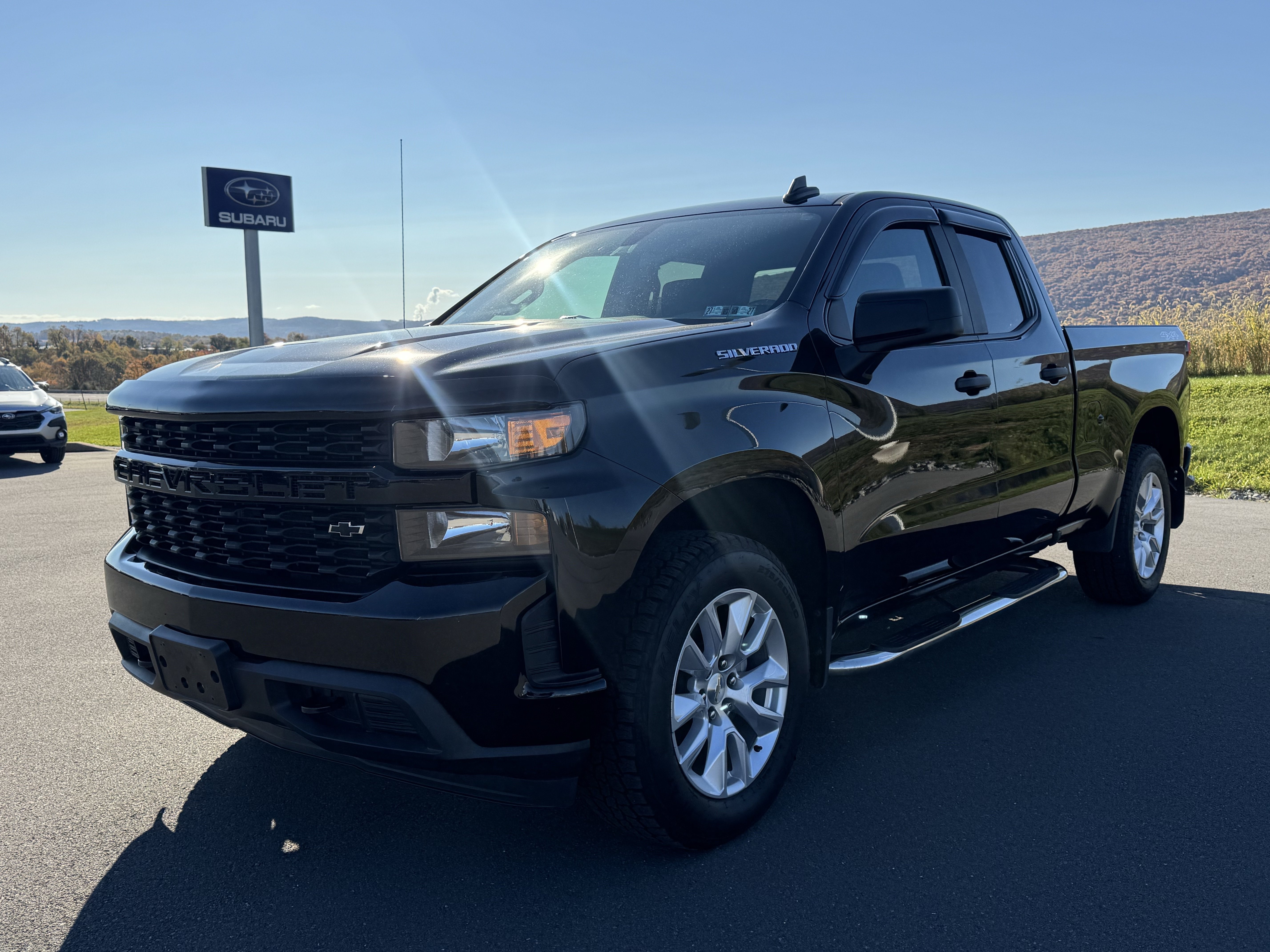Used 2020 Chevrolet Silverado 1500 Custom w/ Custom Value Package AWD/4WD image 8