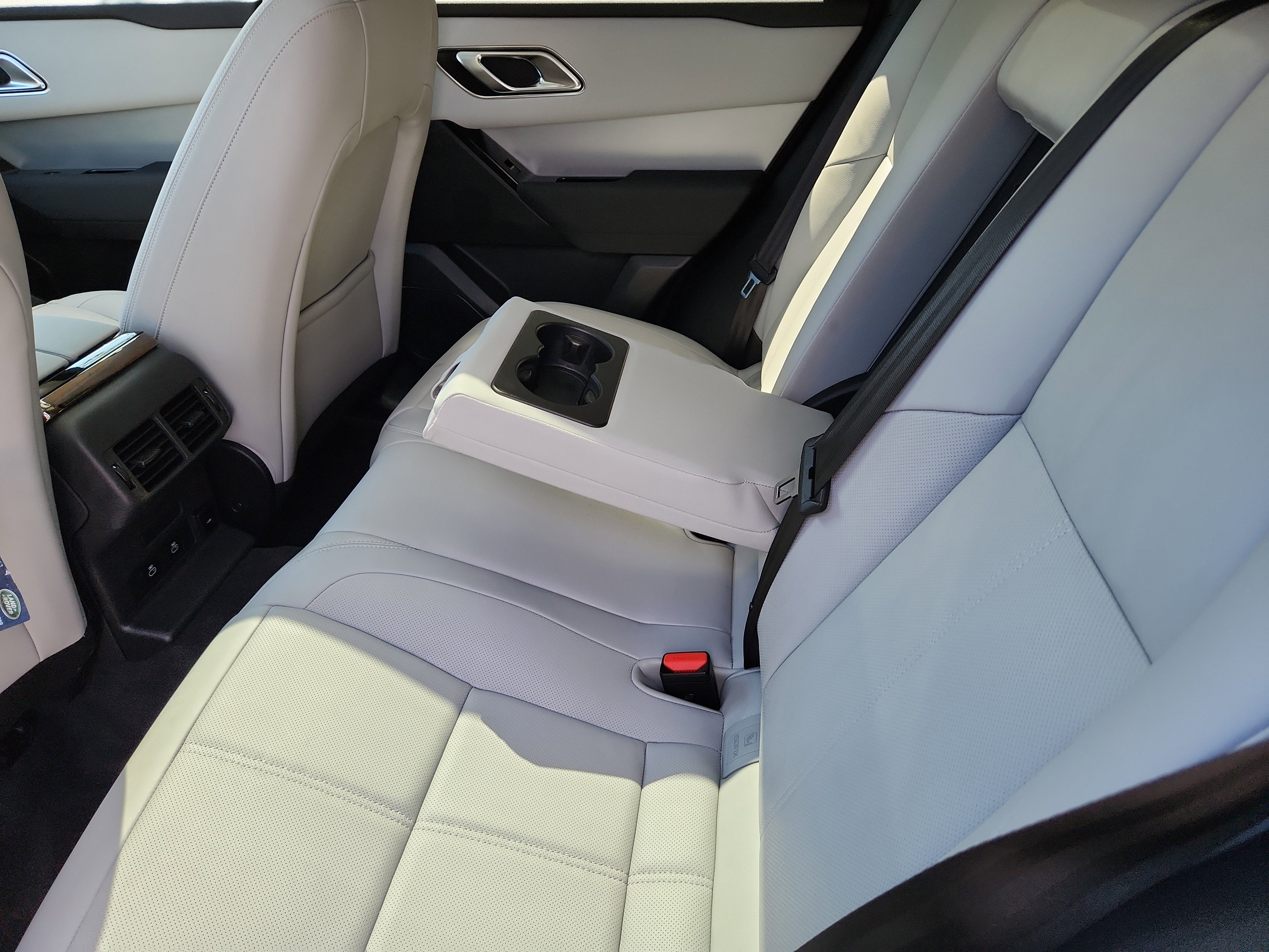 Used 2025 Land Rover Range Rover Velar S image 5