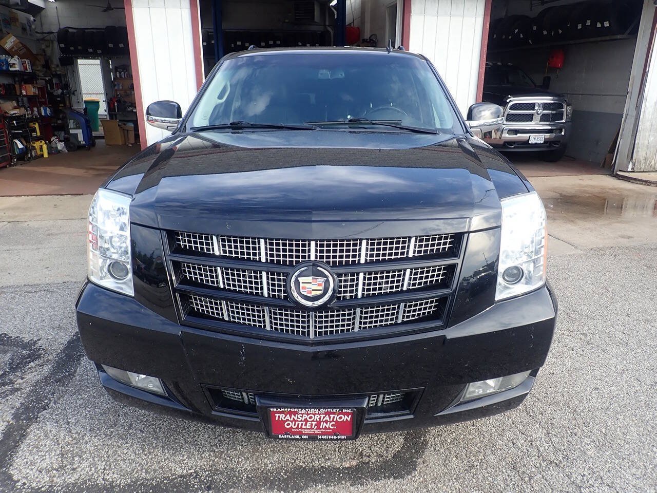 Used 2013 Cadillac Escalade ESV Premium AWD/4WD image 3