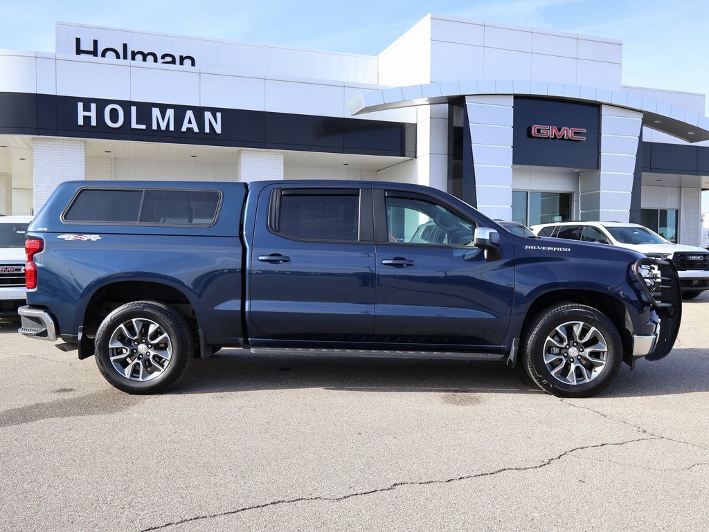 Used 2023 Chevrolet Silverado 1500 LT image 2