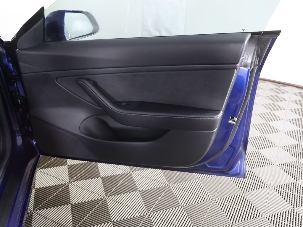Used 2021 Tesla Model 3 Standard Range Plus RWD image 27