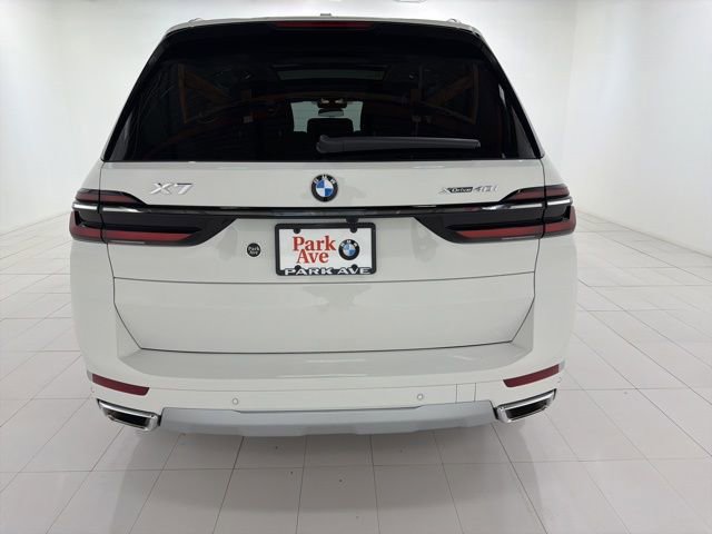 Used 2026 BMW X7 xDrive40i w/ Premium Package image 4