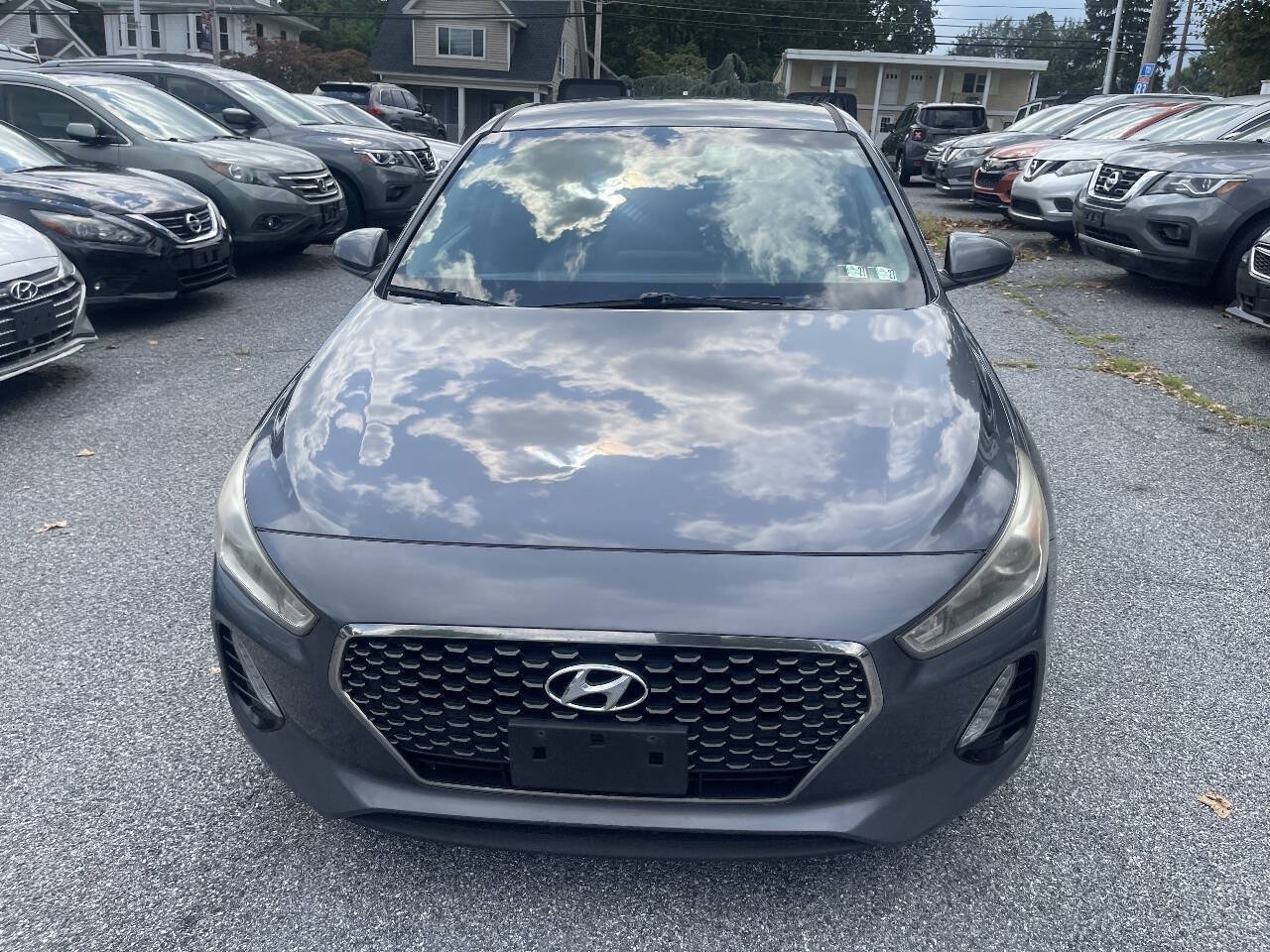 Used 2018 Hyundai Elantra GT FWD image 2