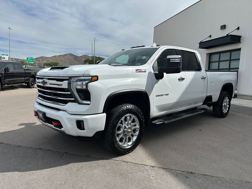 Used 2024 Chevrolet Silverado 3500 LTZ w/ LTZ Plus Package AWD/4WD image 2