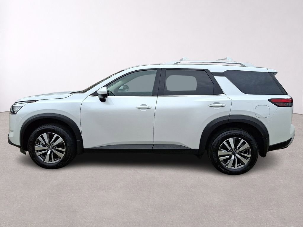 Used 2025 Nissan Pathfinder SL AWD/4WD image 4