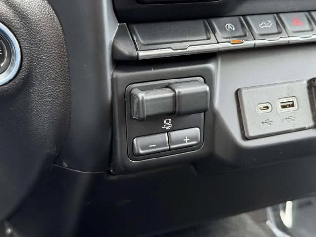 Used 2020 Chevrolet Silverado 1500 RST AWD/4WD image 27