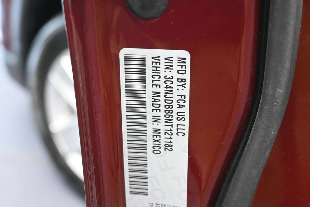 Used 2022 Jeep Compass Latitude AWD/4WD image 17