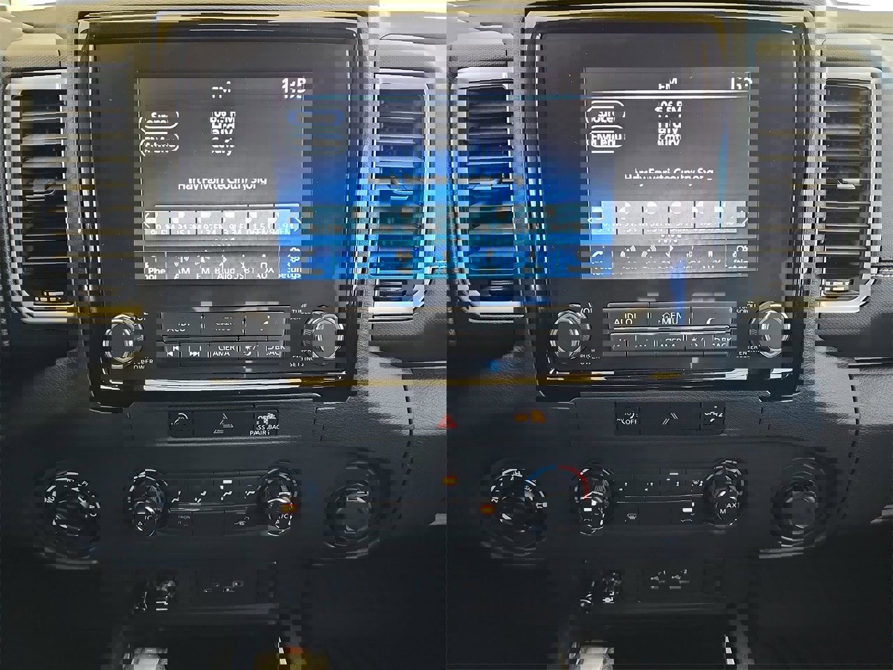 Used 2024 Nissan Frontier SV image 18