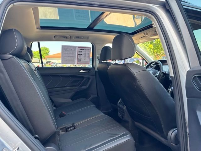 Used 2023 Volkswagen Tiguan SE w/ Panoramic Sunroof Package FWD image 11