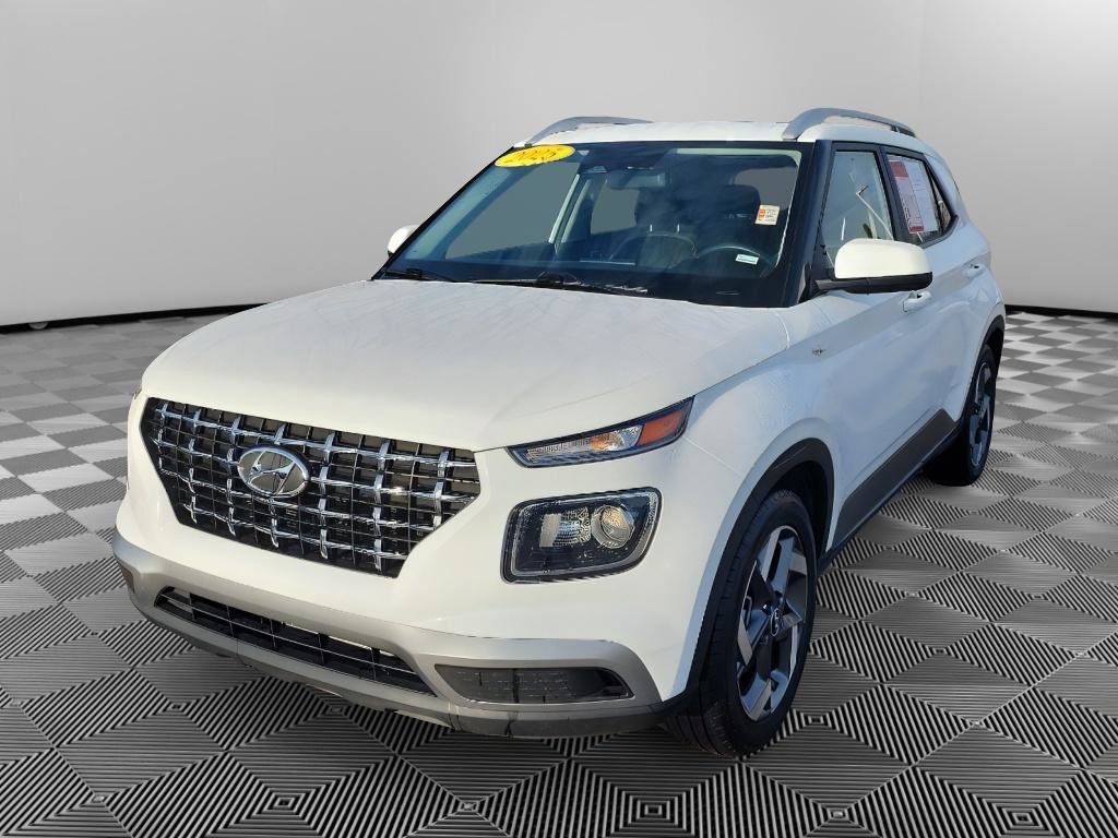 Used 2025 Hyundai Venue SEL image 3