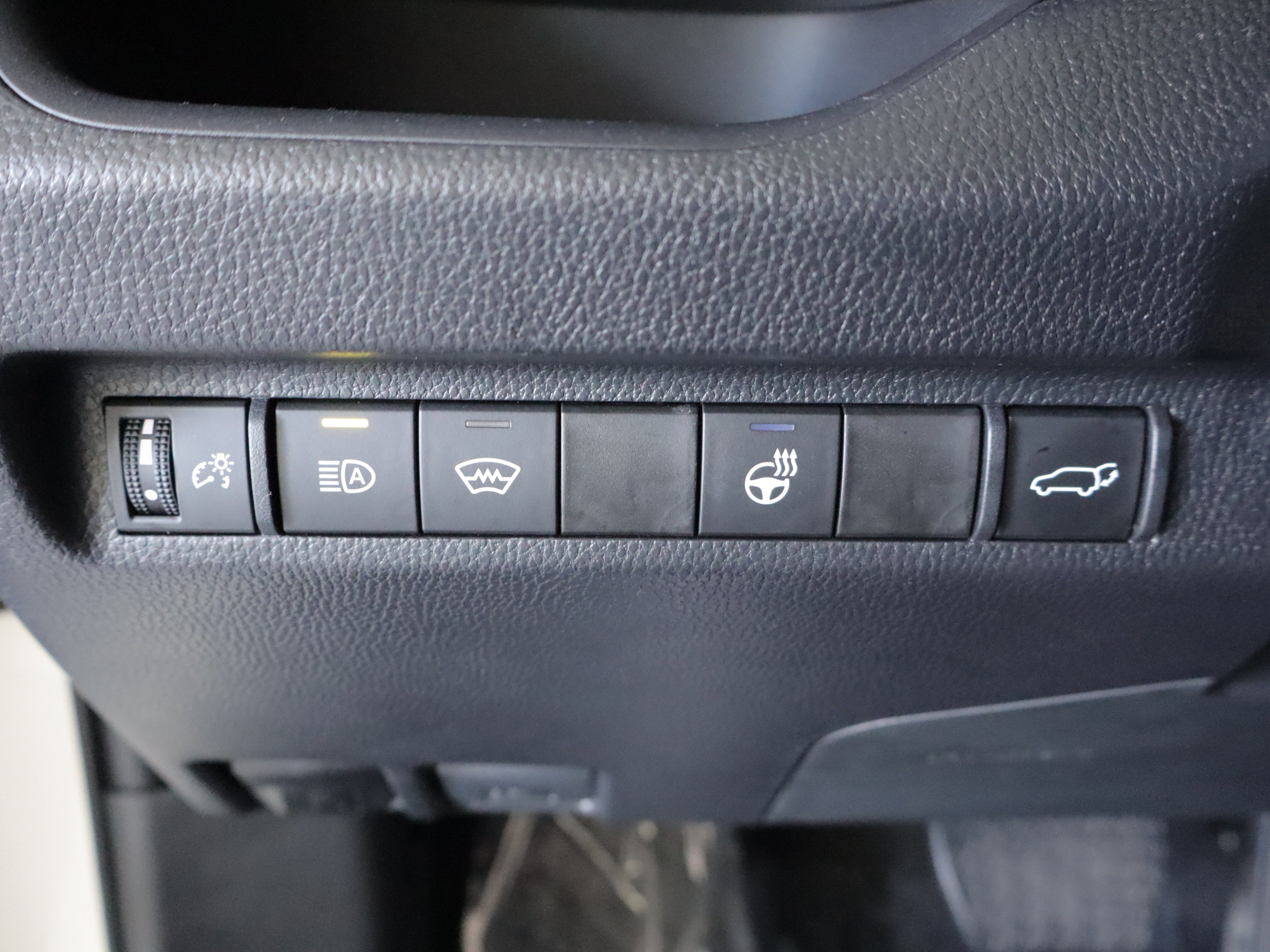 Used 2024 Toyota RAV4 XLE w/ Convenience Package AWD/4WD image 19