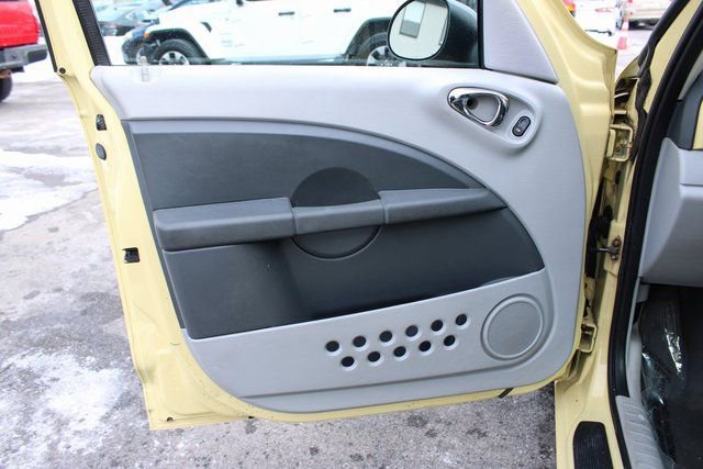 Used 2007 Chrysler PT Cruiser Touring w/ Fleet Value Group I image 10