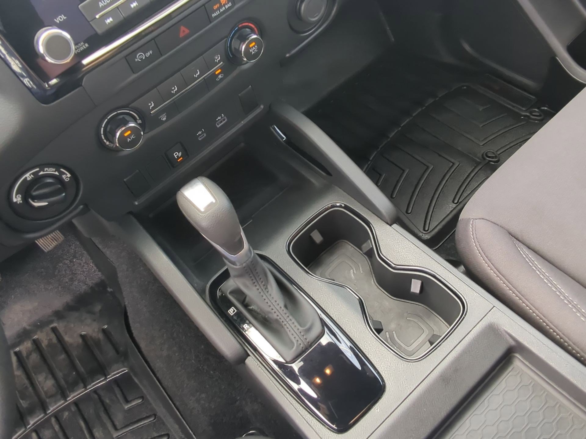 Used 2023 Nissan Frontier SV w/ Midnight Edition Package image 19