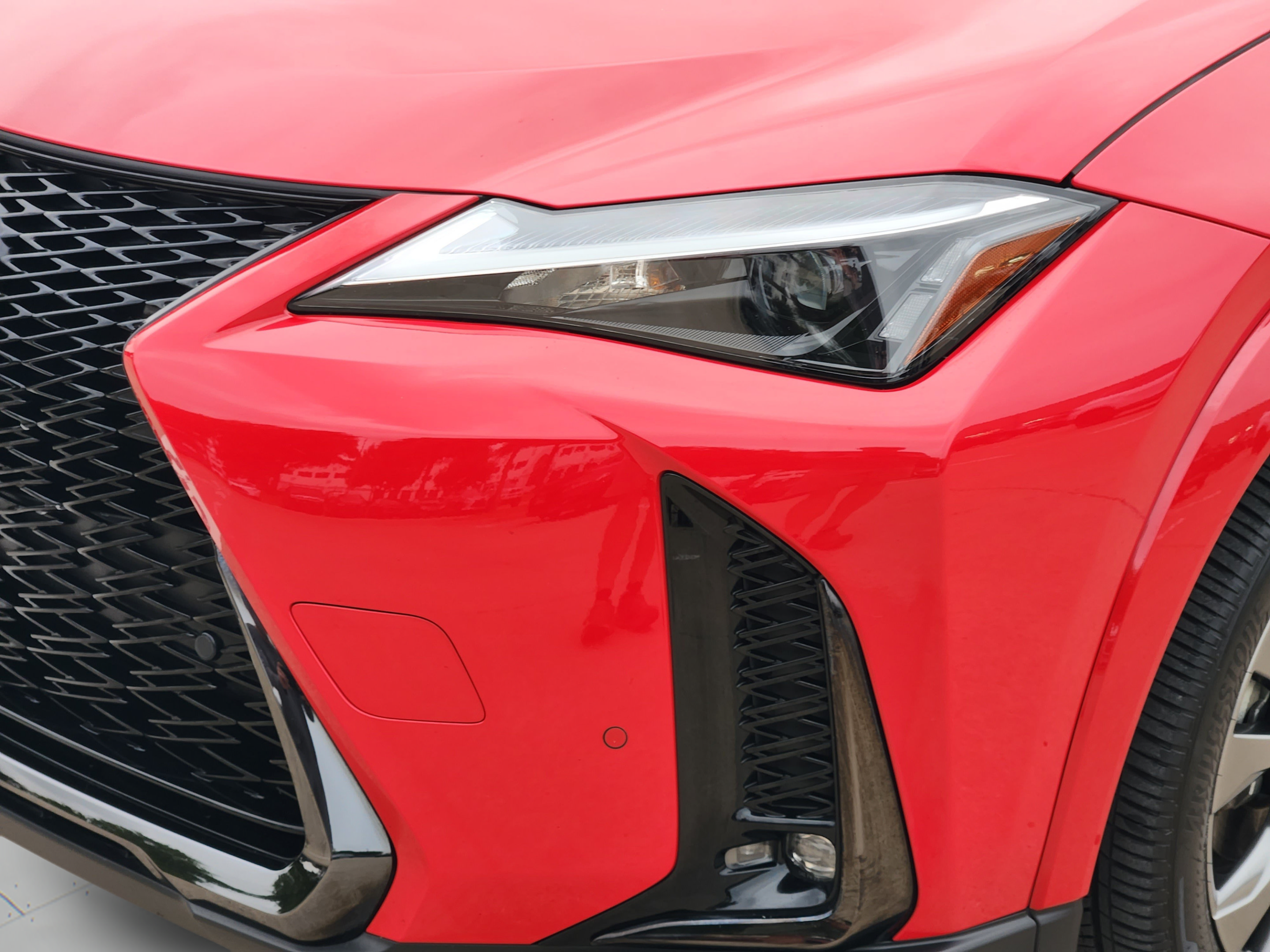 Used 2025 Lexus UX 300h FWD w/ Accessory Package (Z1) image 34