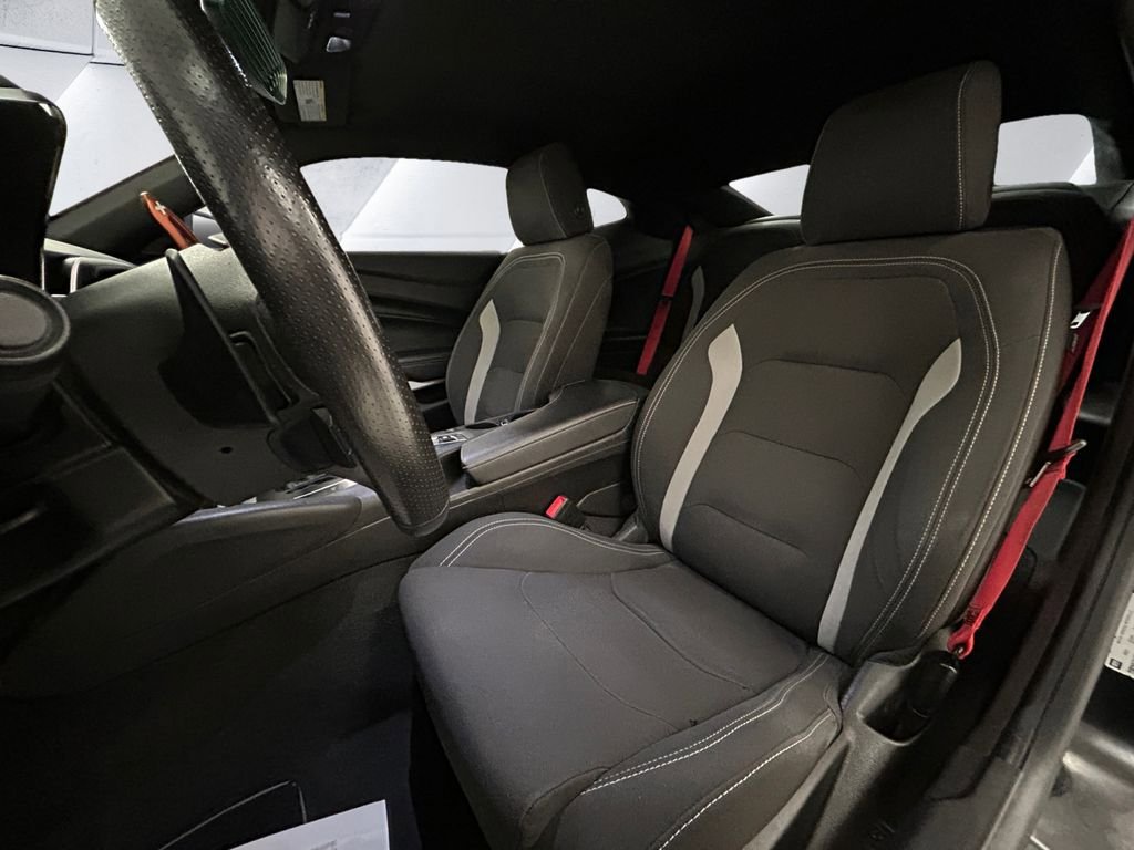 Used 2022 Chevrolet Camaro SS RWD image 8