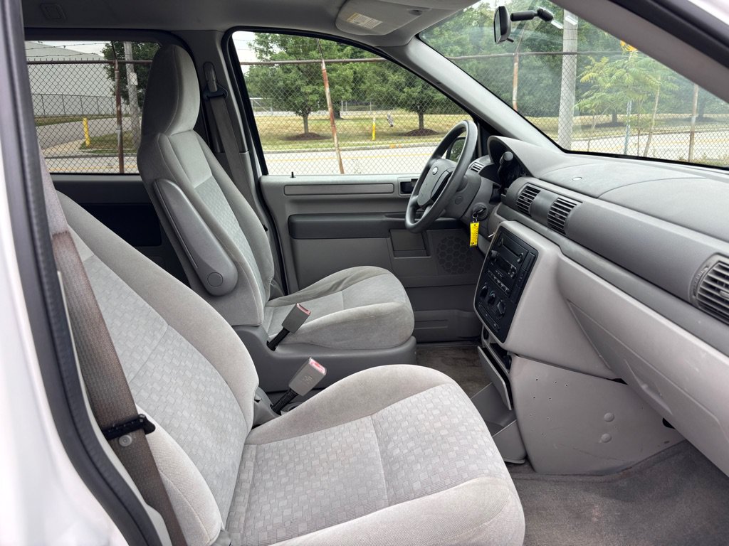 Used 2006 Ford Freestar SE FWD image 10