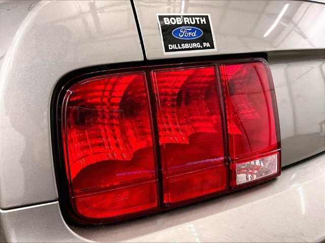 Used 2009 Ford Mustang GT Premium RWD image 28