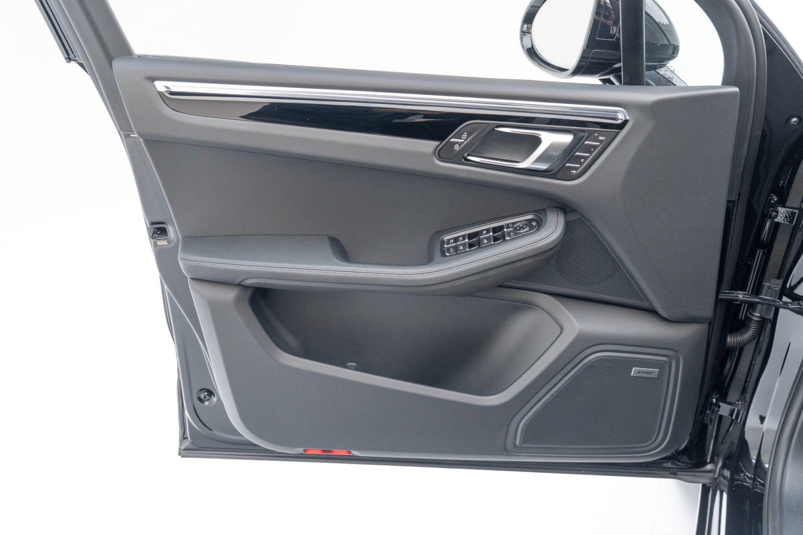 New 2025 Porsche Macan image 21