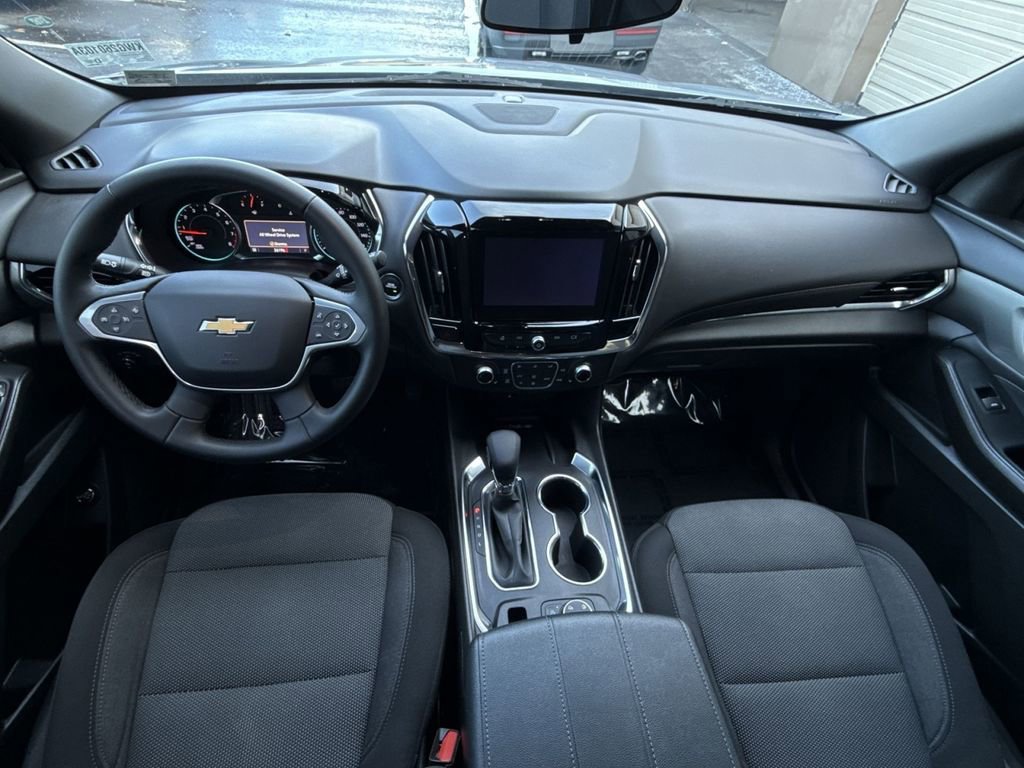 Used 2023 Chevrolet Traverse LT image 21