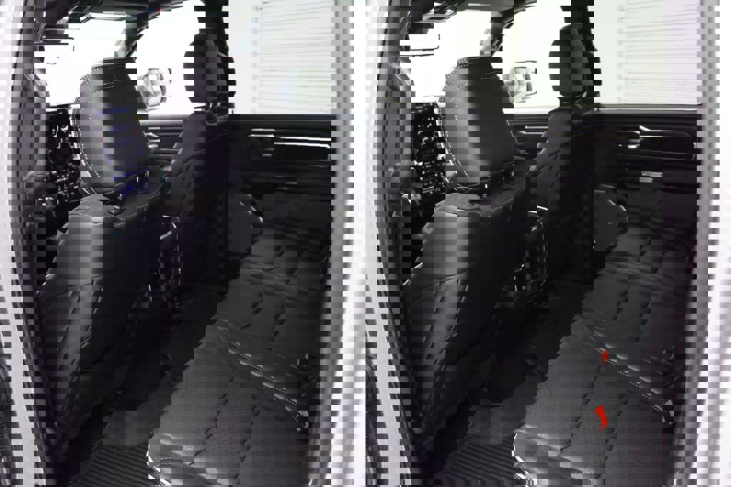 Used 2025 RAM 1500 Laramie w/ Night Edition image 20