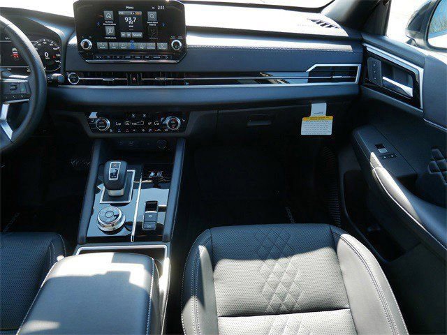 Used 2025 Mitsubishi Outlander SEL Black Edition image 12