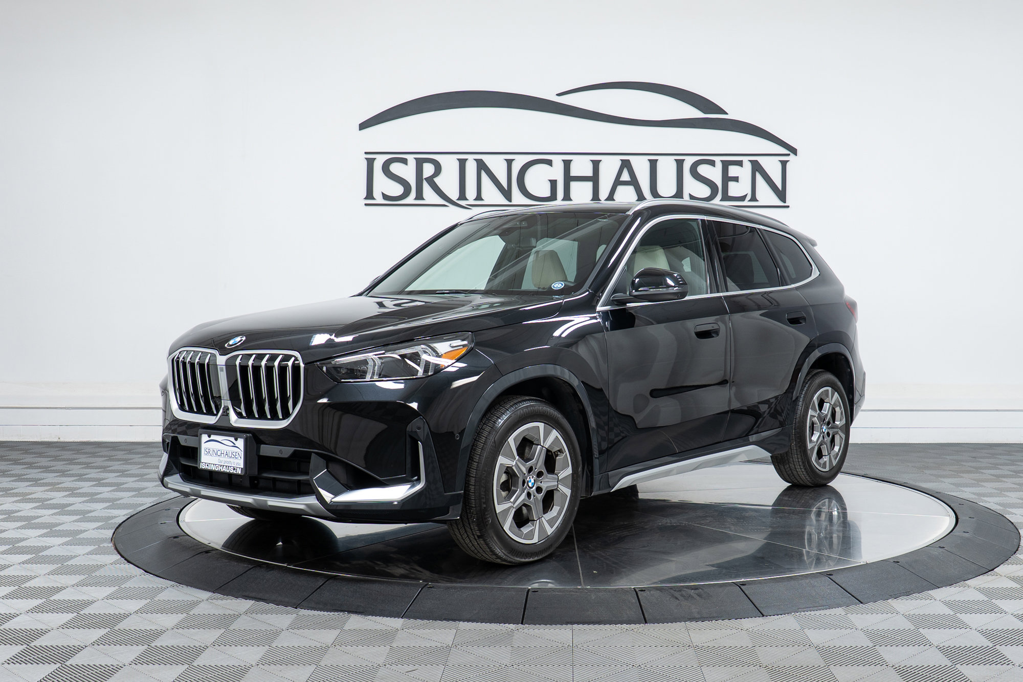 Used 2025 BMW X1 xDrive28i w/ Technology Package image 1