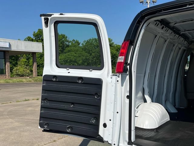 New 2026 GMC Savana 2500 w/ Driver Convenience Package RWD image 8