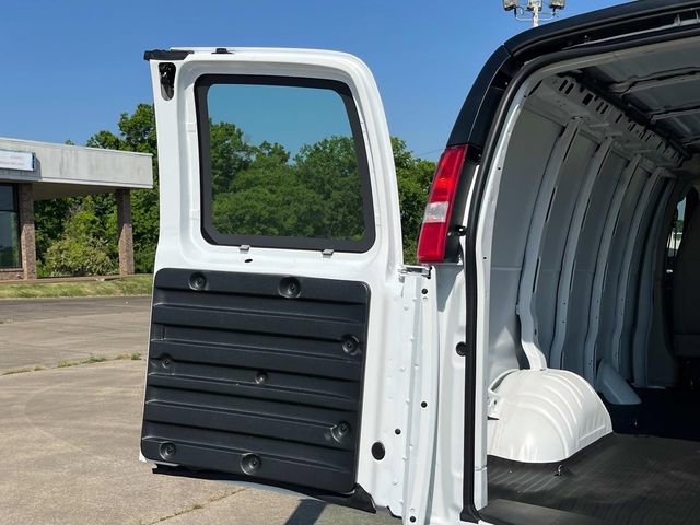 New 2026 GMC Savana 2500 w/ Driver Convenience Package RWD image 8