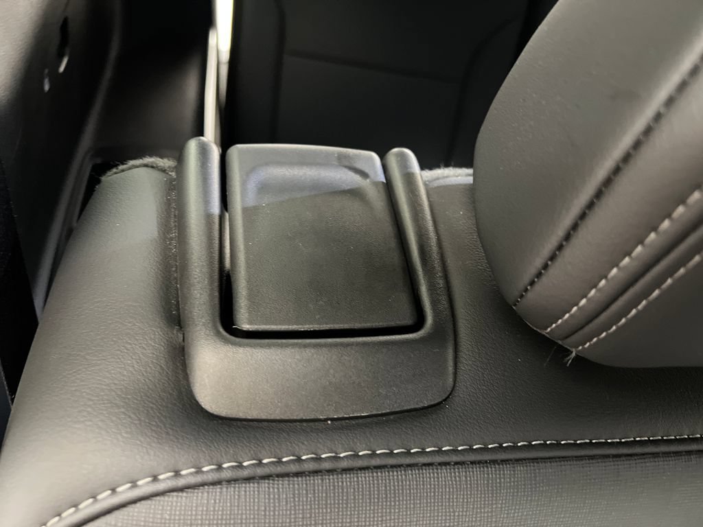 Used 2025 Buick Enclave Preferred AWD/4WD image 26