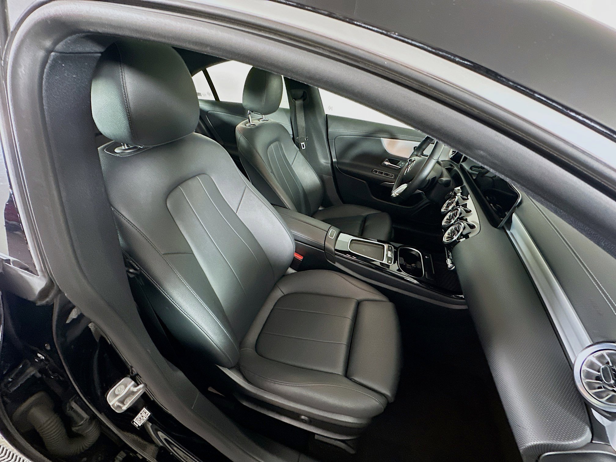 Used 2025 Mercedes-Benz CLA 250 image 31