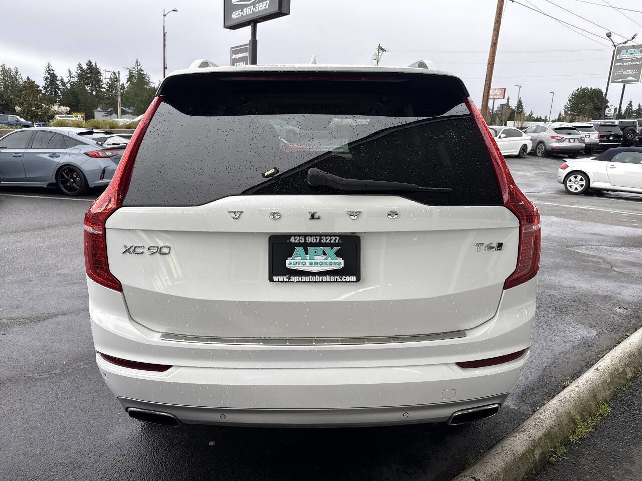 Used 2016 Volvo XC90 T6 Momentum w/ Momentum Plus Package AWD/4WD image 4