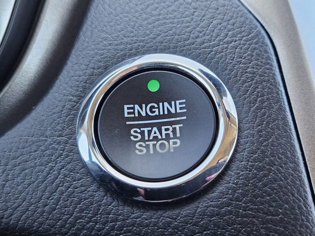 Used 2019 Ford Fusion SE image 25