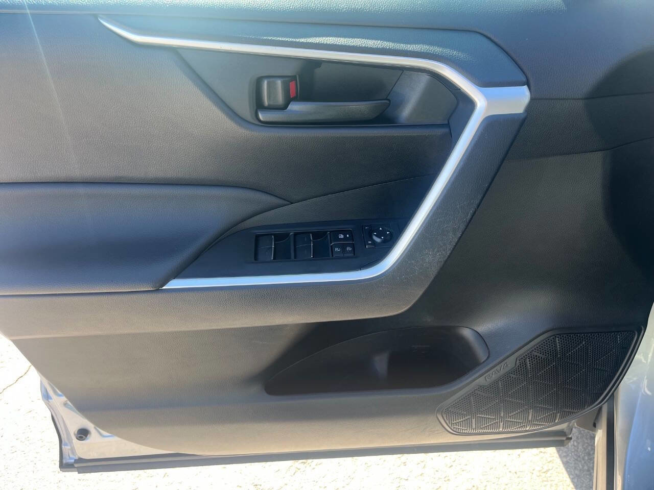 Used 2023 Toyota RAV4 LE image 24