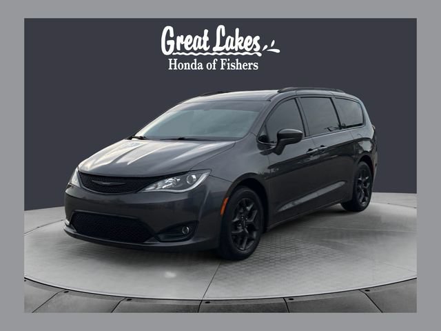 Used 2018 Chrysler Pacifica Touring-L Plus FWD image 1