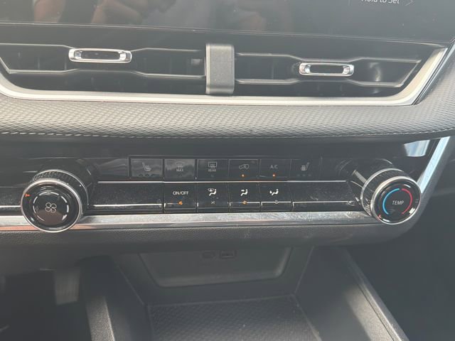 Used 2025 Chevrolet Equinox LT AWD/4WD image 43