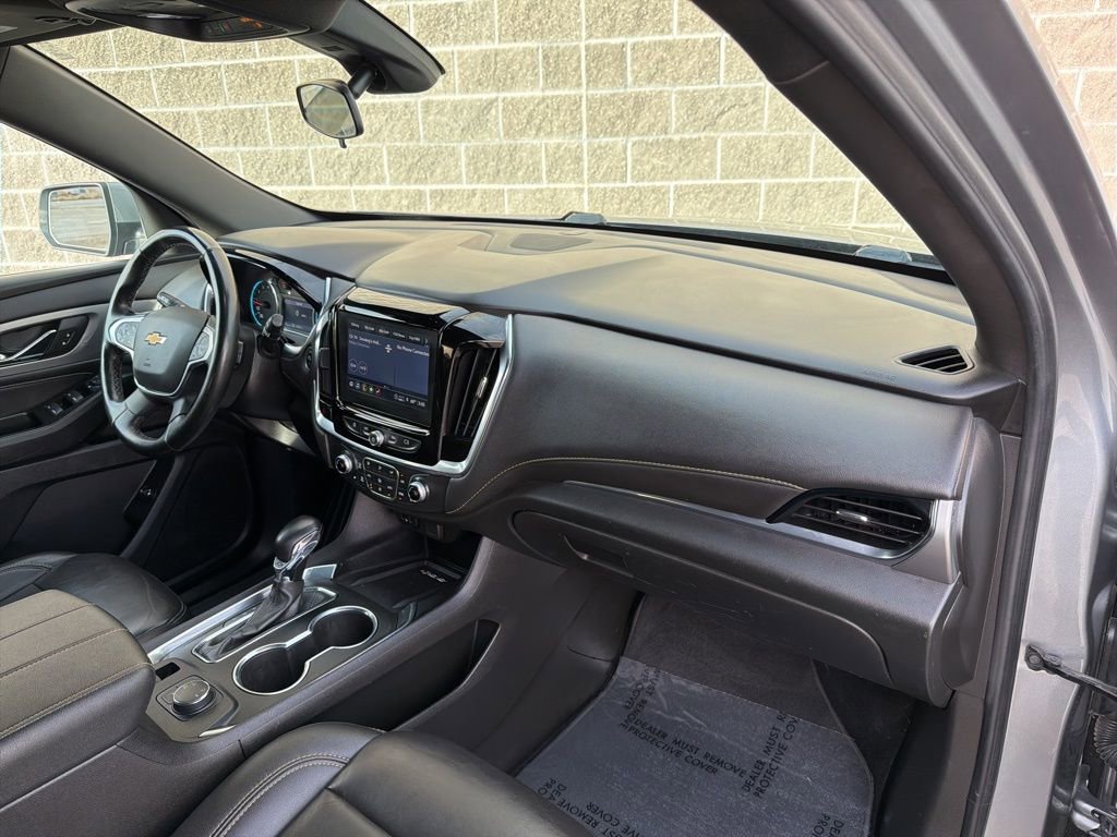 Used 2023 Chevrolet Traverse LT image 42