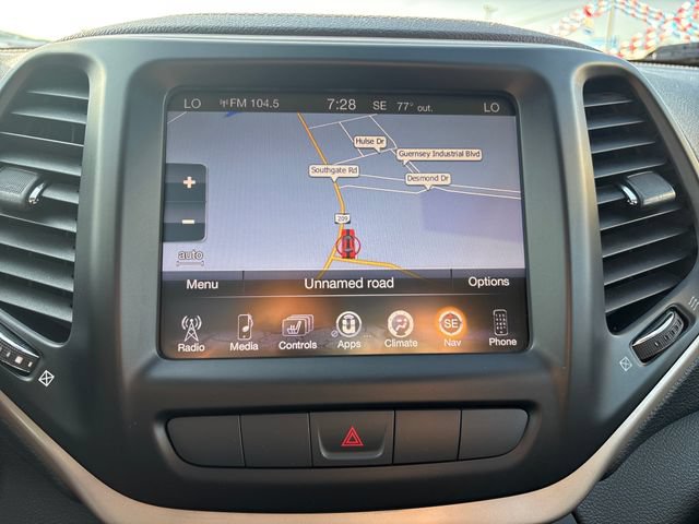 Used 2014 Jeep Cherokee Limited AWD/4WD image 16