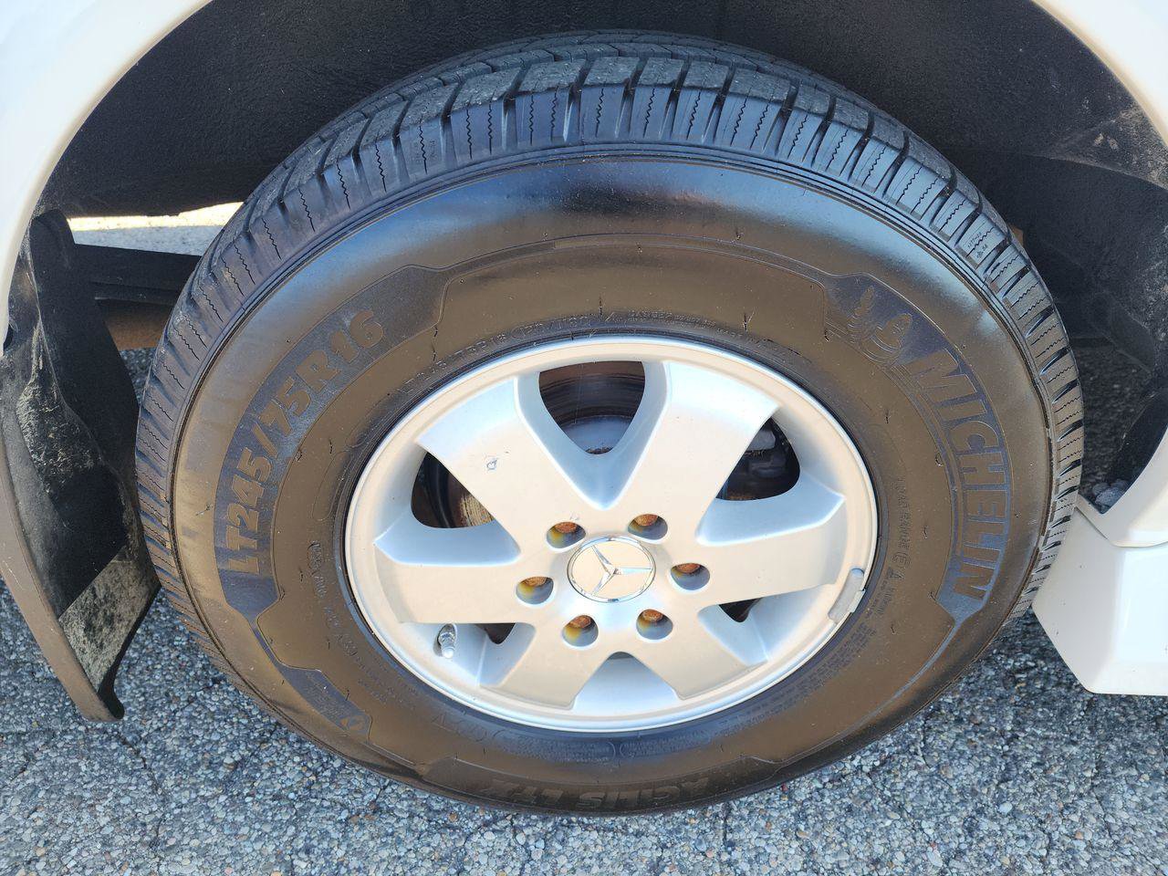 Used 2011 Mercedes-Benz Sprinter 2500 image 17