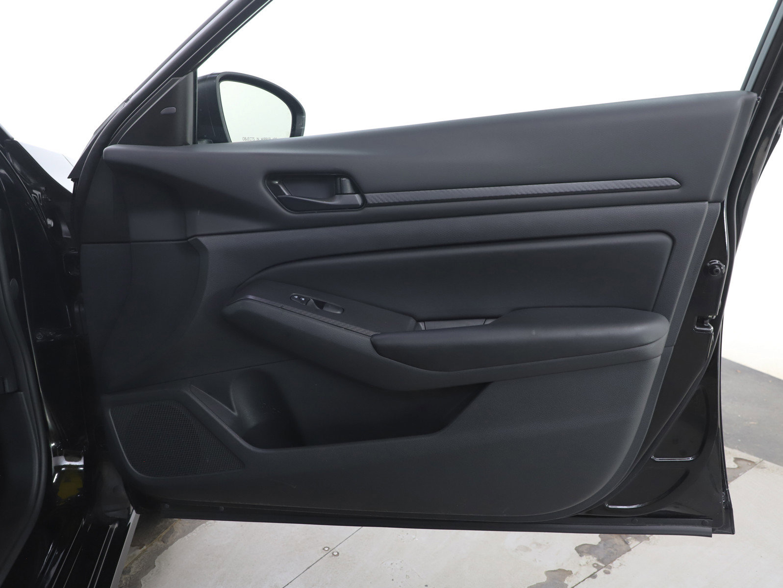 Used 2024 Nissan Altima 2.5 S image 9