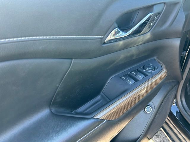 Used 2021 GMC Acadia SLE w/ Driver Convenience Package image 26