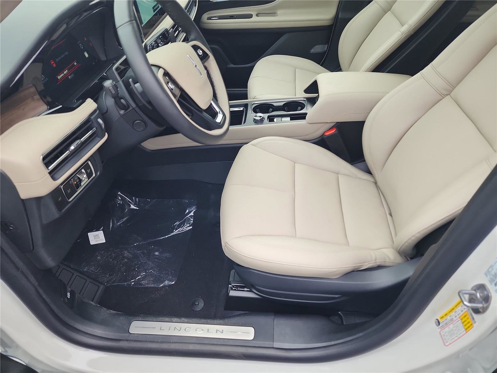 New 2026 Lincoln Corsair Reserve image 13