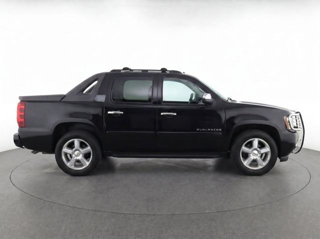 Used 2013 Chevrolet Avalanche LT w/ All-Star Edition RWD image 8
