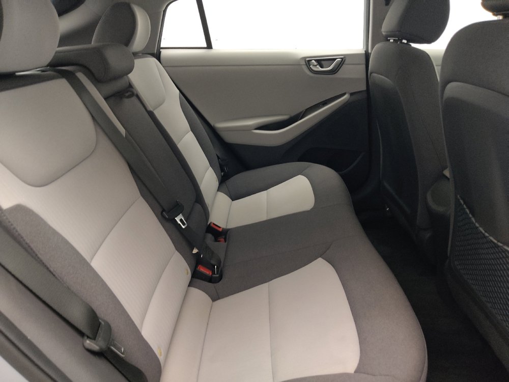 Used 2020 Hyundai Ioniq SE FWD image 19
